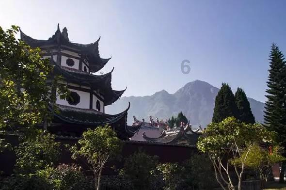 救援受困山洞的男子