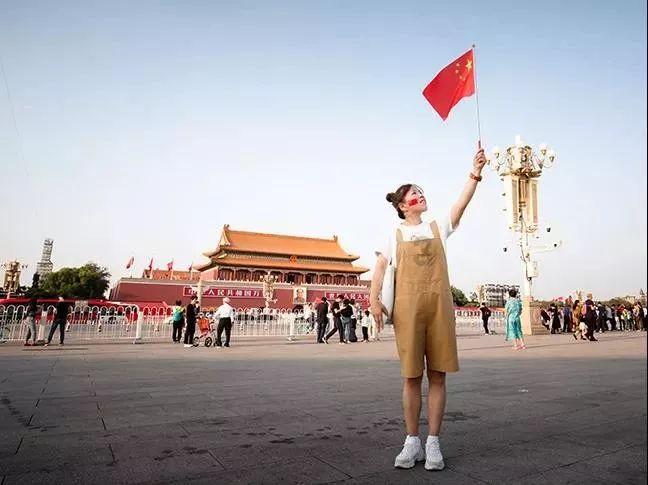 拥有58问答之名,畅聊腿上这个皮肤是什么问题,先是小血点,后来就成这种了?交流平台