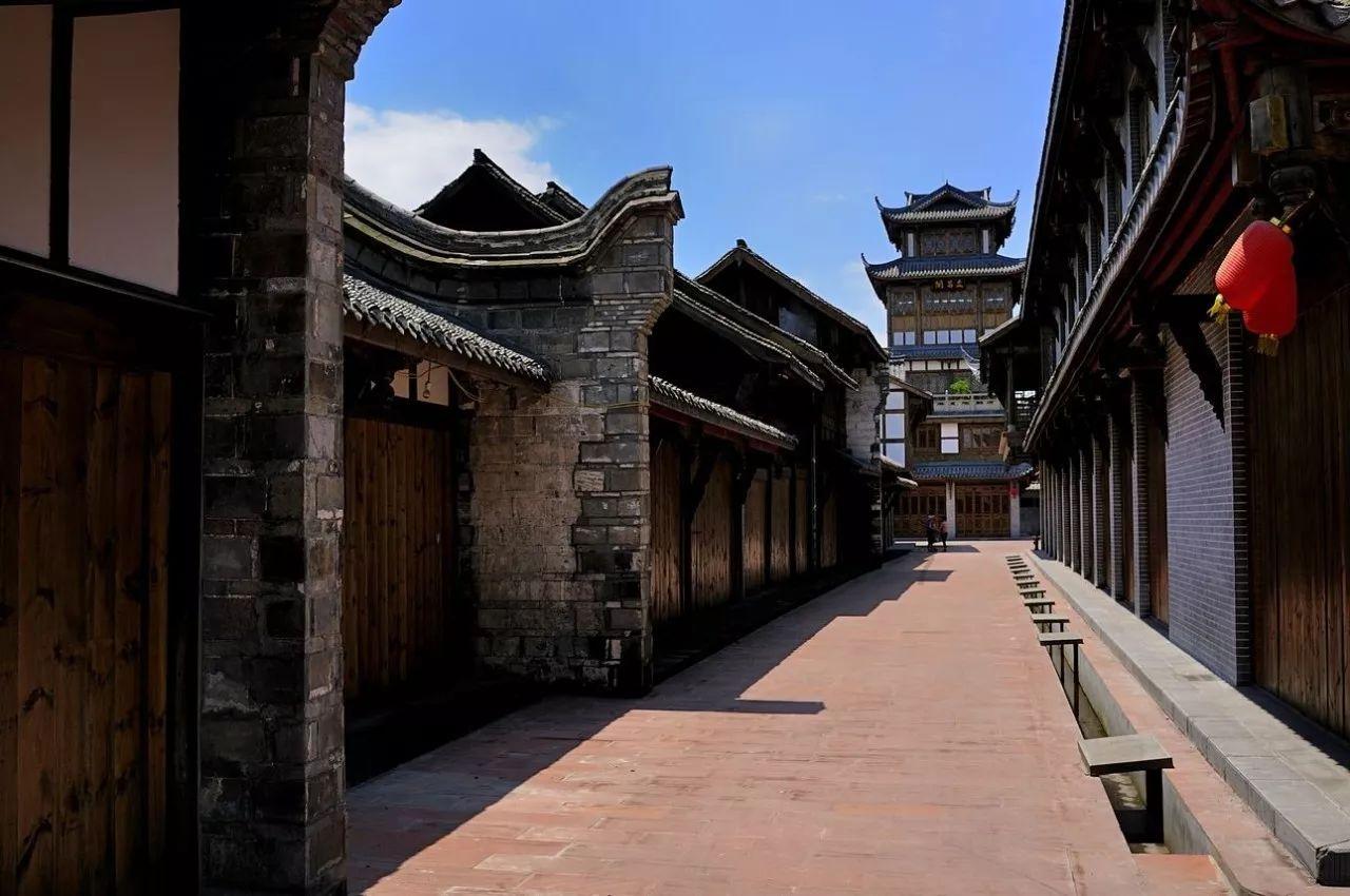 逃离遗弃的建筑4