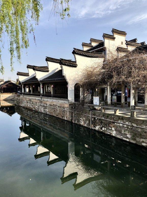 小红帽的冒险之旅